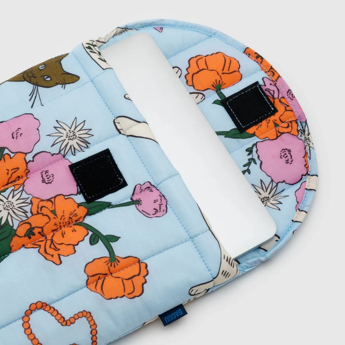 Baggu Puffy Laptop Sleeve 13"/14" in Table Cats