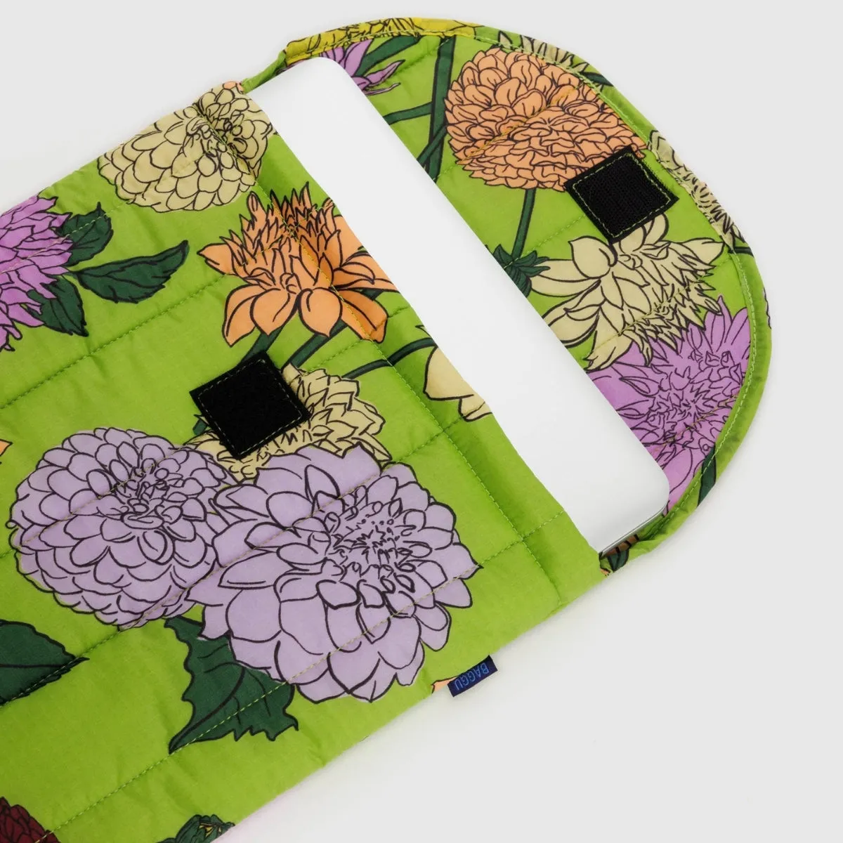 Baggu Puffy Laptop Sleeve 16" in Dahlia